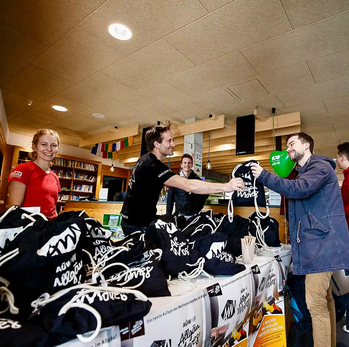 Printed organic cotton gym bags for sports events and climbing competitions from Green Shirts.