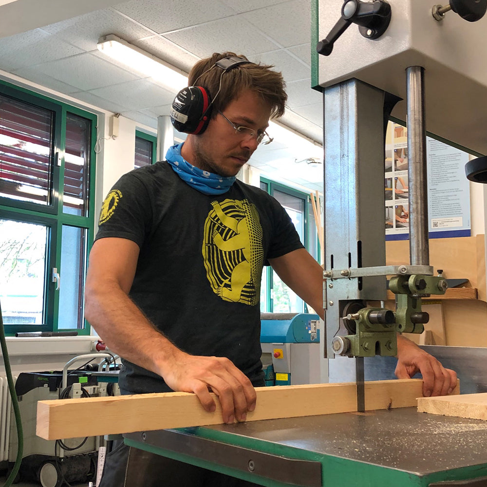 Robuste und nachhaltige T-Shirts aus schwerer Bio-Baumwolle für den Werkstatteinsatz der Handwerkskammer Berlin.